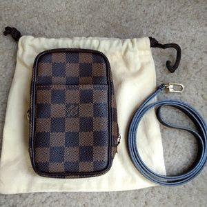 Louis Vuitton  damier ebene etui okapi gm